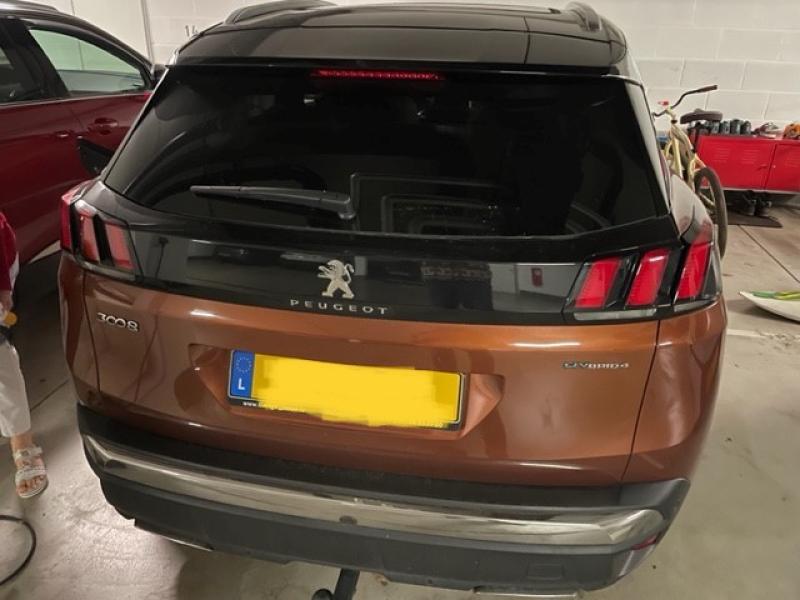 Peugeot 3008 HYbrid 4 1,6 Benzin PlugIn Hybrid 200 PS automatisches Getr